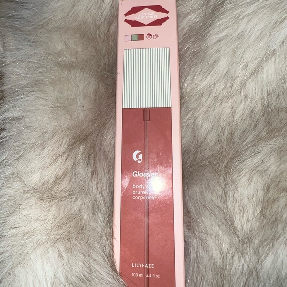 ⭐️NIB⭐️ Glossier Body Spray~ Lilyhaze~3.4oz Full Size - Picture 4 of 4